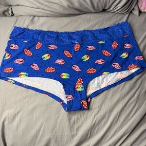 TORRID Disco Lips Boyshort Panties size 4